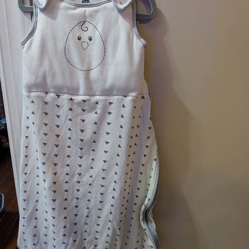 Nested Bean Gray and White Classic Zen Sack